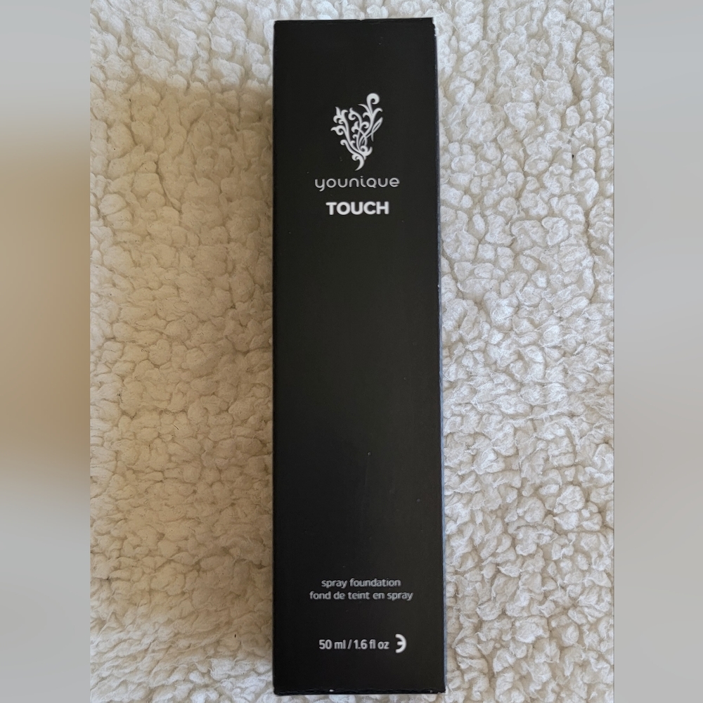 Younique Spray Foundation - Tulle